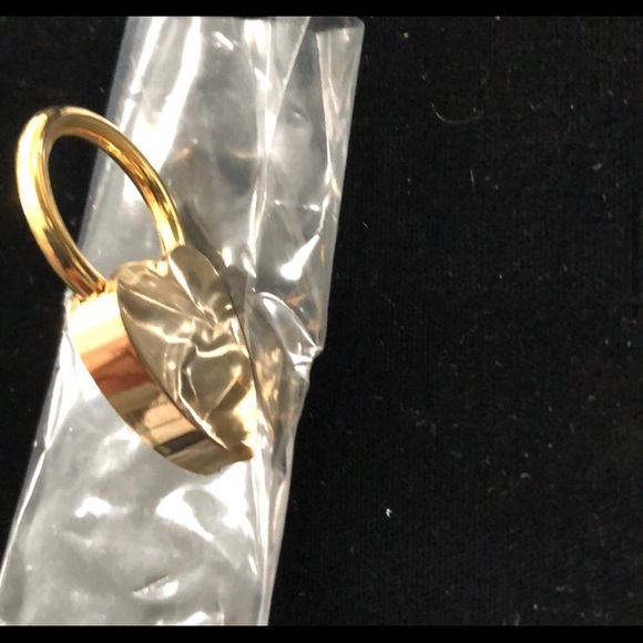 Brand new brass heart shaped keychain - Picture 13 of 13